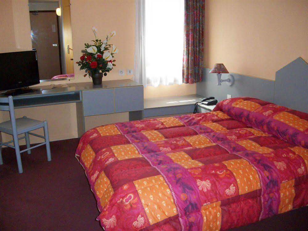 Brit Hotel Essentiel Moulins Avermes Exterior photo